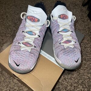 LeBron XVII limited edition